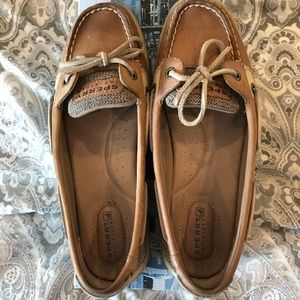 Sperry boat shoe